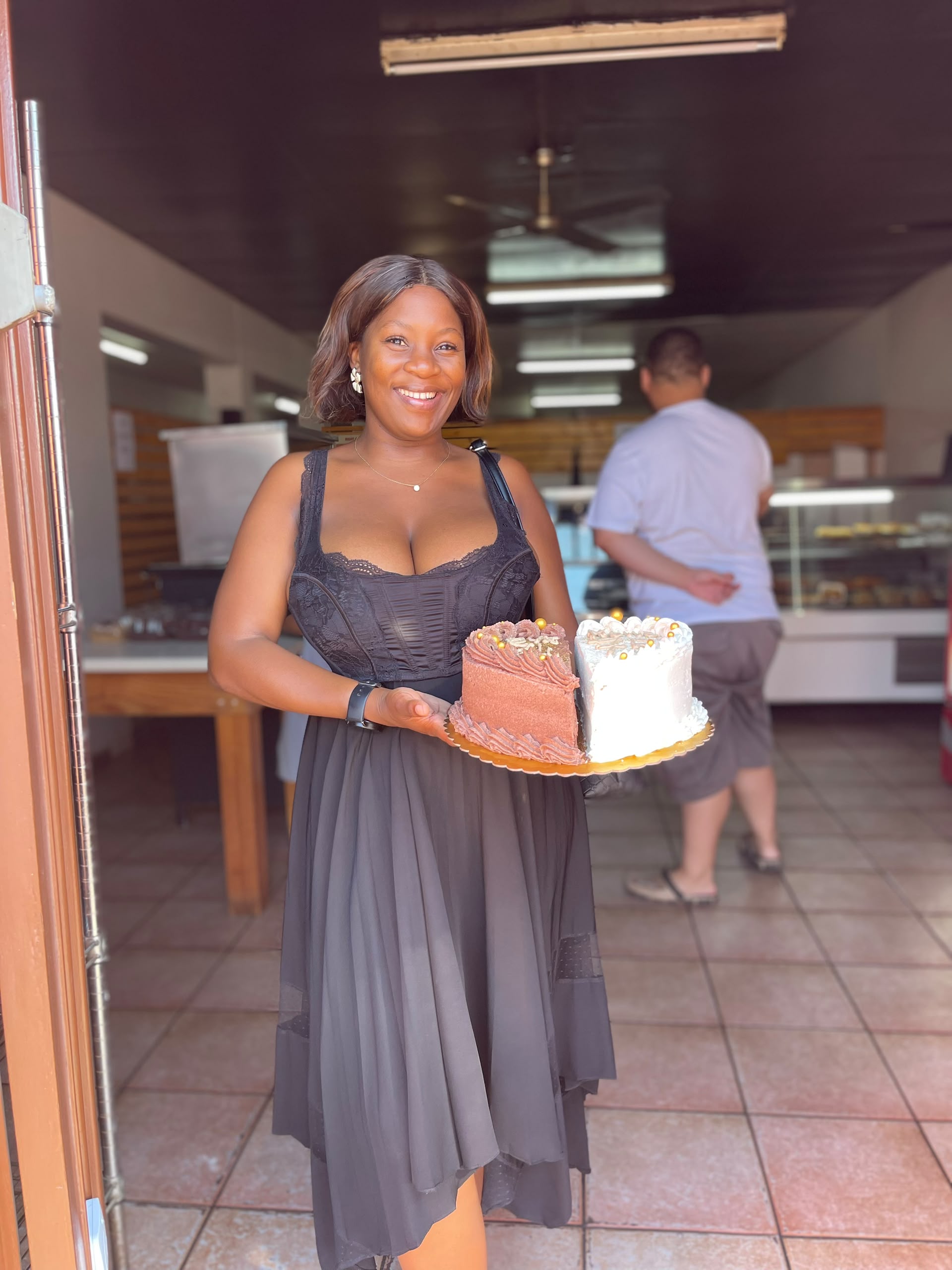 Danie Coetzee, happy Carens Bakery Corner CC customer